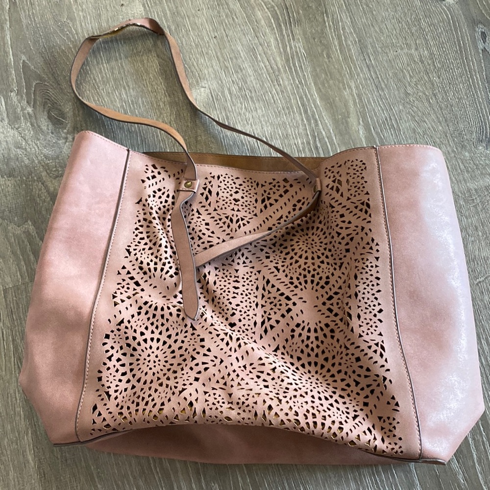 Tote bag with zipper bag inside